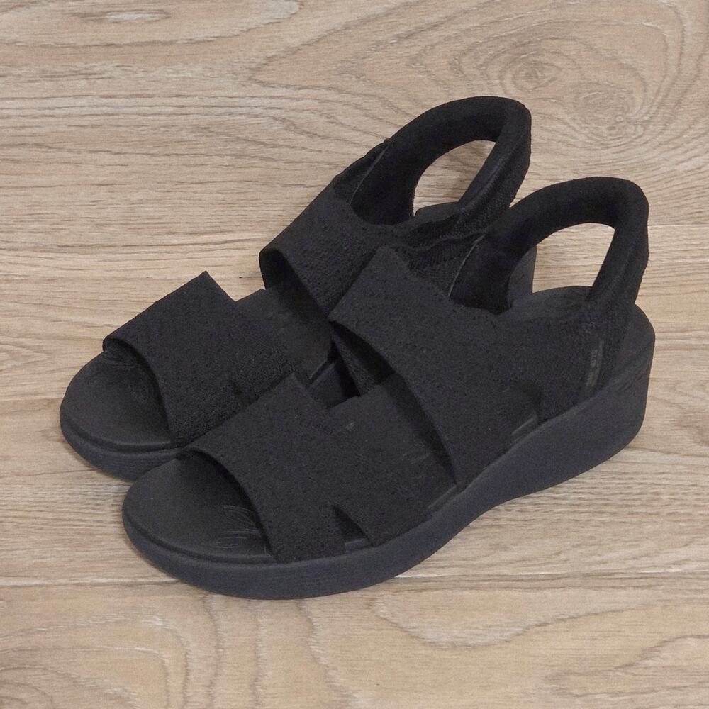 Skechers Pier Lite Slip On Sandals Size 8 Hands Free Slip Ins Strappy Wedge